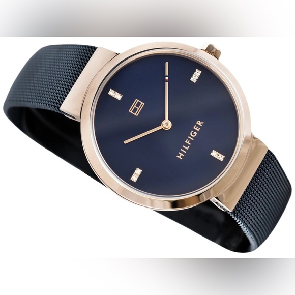 NWOB Liberty Women's Analog Quartz Watch with Stainless Steel Bracelet - Picture 4 of 8